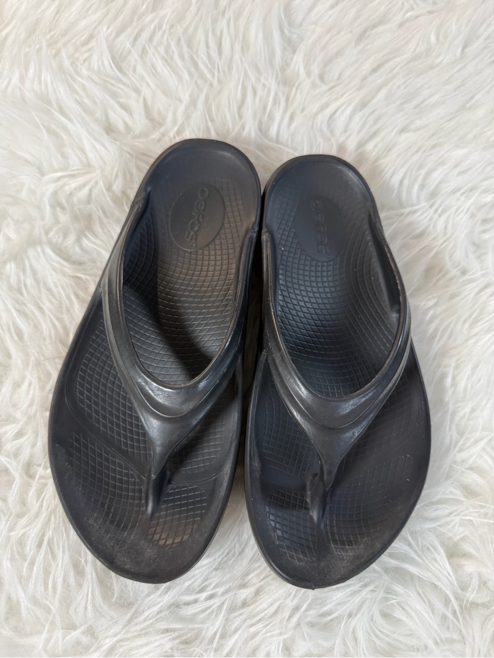 Oofos Women’s Size 7 Black OoLaLa Recovery Comfort Flip Flop Sandals